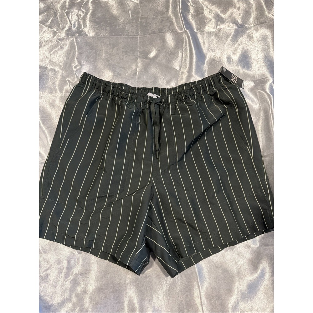 DSG Mens 6" Rec Short Pinstripe Muted Olive Green Water Repellent Small NWT